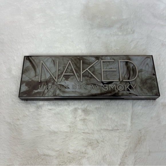 URBAN DECAY NAKED SMOKY EYESHADOW PALETTE - Picture 3 of 13